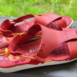 Camper Flat Red Sandals 38, Size 8 Lesther and rubber sole